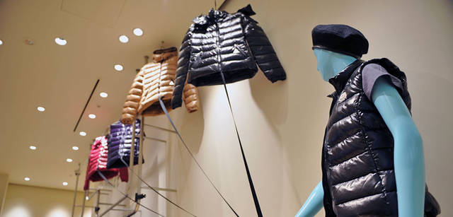 <strong>BARNEYS NEW YORK｜バーニーズ　ニューヨーク</strong>　バーニーズ　ニューヨーク福岡店　オープンでは、モンクレールをはじめとするダウンをフューチャー