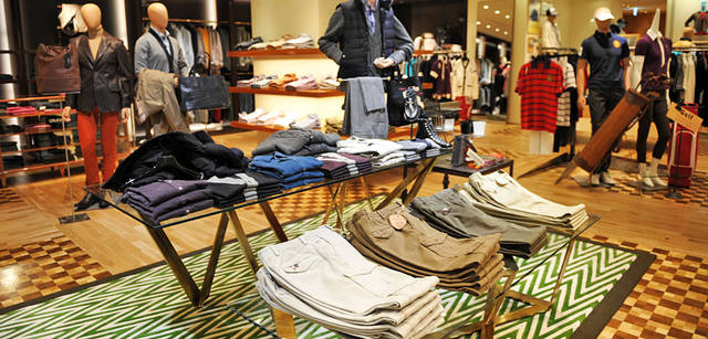 <strong>BARNEYS NEW YORK｜バーニーズ　ニューヨーク</strong>　バーニーズ　ニューヨーク福岡店　地下1階 紳士服・洋品（スポーツファニシング）とゴルフ用品