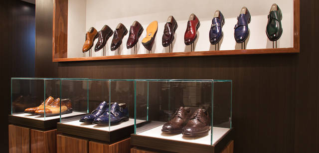 <strong>BALLY｜バリー</strong>　スクリーブ　メイド・トゥ・オーダーは、バリー 銀座店にて取り扱っている。