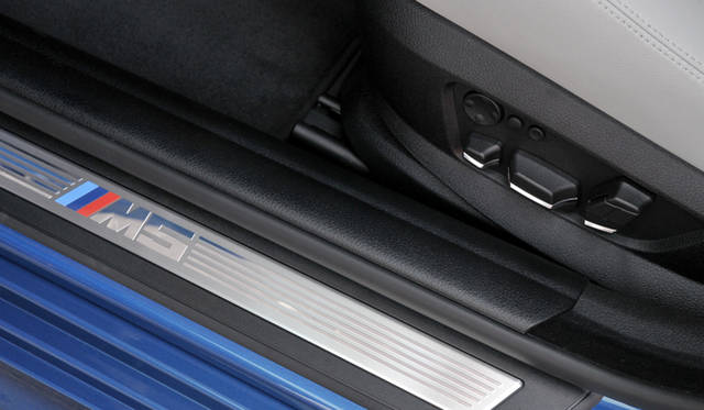 <strong>BMW M5｜ビー・エム・ダブリュー M5</strong>