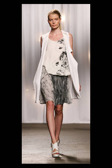 <strong>doo.ri｜ドゥー リー</strong>　2012年春夏コレクション速報