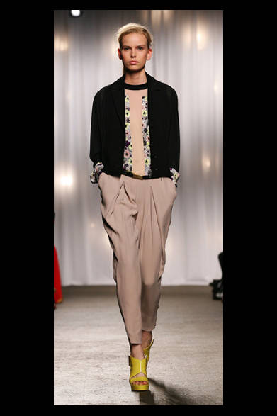 <strong>doo.ri｜ドゥー リー</strong>　2012年春夏コレクション速報