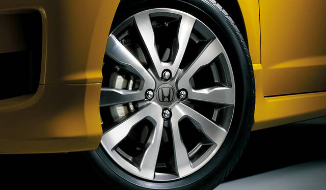 <strong>HONDA FIT｜ホンダ フィット</strong>　10周年記念特別仕様車専用16インチアルミホイール