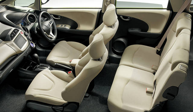 <strong>HONDA FIT HYBRID・10th Anniversary｜ホンダ フィット ハイブリッド・10th アニバーサリー</strong>