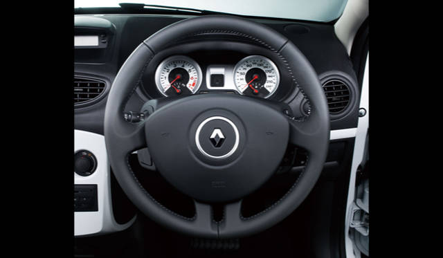 <strong>RENAULT LUTECIA S｜ルノー ルーテシアS</strong>