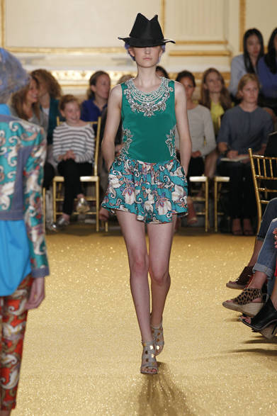 <strong>THAKOON｜タクーン</strong>　2012年春夏コレクション速報