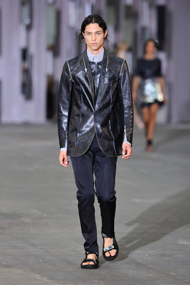 <strong>DIESEL BLACK GOLD｜ディーゼルブラックゴールド</strong>　2012年春夏コレクション速報