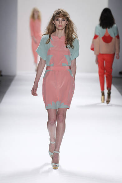 <strong>JILLSTUART｜ジル スチュアート</strong>　2012年春夏コレクション速報