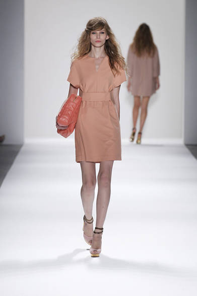<strong>JILLSTUART｜ジル スチュアート</strong>　2012年春夏コレクション速報