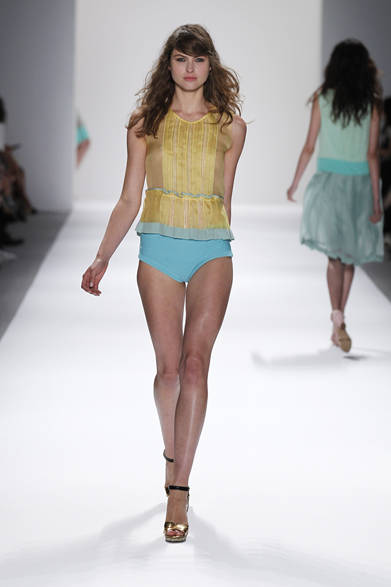 <strong>JILLSTUART｜ジル スチュアート</strong>　2012年春夏コレクション速報