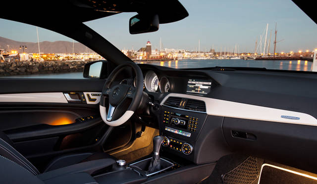 <strong>Mercedes-Benz C-Class Coupe｜メルセデス・ベンツ Cクラス クーペ</strong>