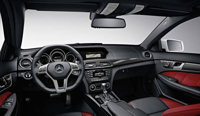 <strong>Mercedes-Benz C-Class Coupe｜メルセデス・ベンツ Cクラス クーペ</strong>　C 63 AMG