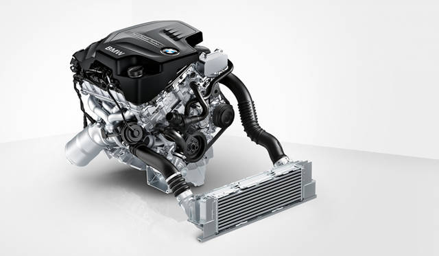 <strong>BMW 3Series｜ビー・エム・ダブリュー 3シリーズ</strong>　2.0リッター直列4気筒DOHCターボチャージャーつきエンジン