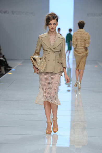 <strong>ERMANNO SCERVIVO｜エルマンノ シェルヴィーノ</strong>　2012年春夏コレクション速報