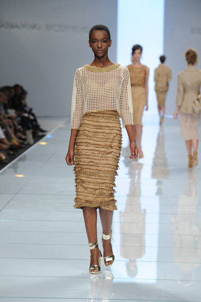 <strong>ERMANNO SCERVIVO｜エルマンノ シェルヴィーノ</strong>　2012年春夏コレクション速報