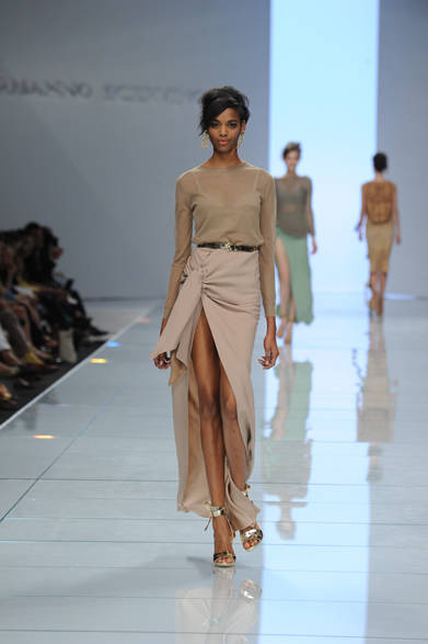 <strong>ERMANNO SCERVIVO｜エルマンノ シェルヴィーノ</strong>　2012年春夏コレクション速報