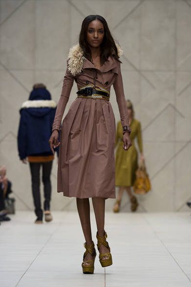 <strong>BURBERRY PRORSUM｜バーバリー プローサム</strong>　2012年春夏コレクション速報　　©BURBERRY