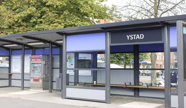 <strong>Yoko Ueno Lewis｜暮らしノート｜スウェーデン直感紀行　Vol.1</strong>　イスタの駅。ワレンダーの「五番目の女」のラストシーンはこの駅が現場。犯人の女性がワレンダーの腕の中で亡くなるシーンはここで撮影された。