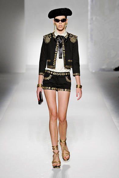 <strong>MOSCHINO｜モスキーノ</strong>　2012年春夏コレクション速報