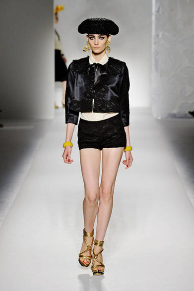 <strong>MOSCHINO｜モスキーノ</strong>　2012年春夏コレクション速報