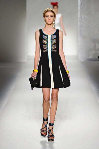 <strong>MOSCHINO｜モスキーノ</strong> 　2012年春夏コレクション速報