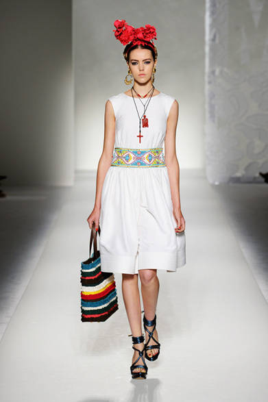 <strong>MOSCHINO｜モスキーノ</strong>　2012年春夏コレクション速報