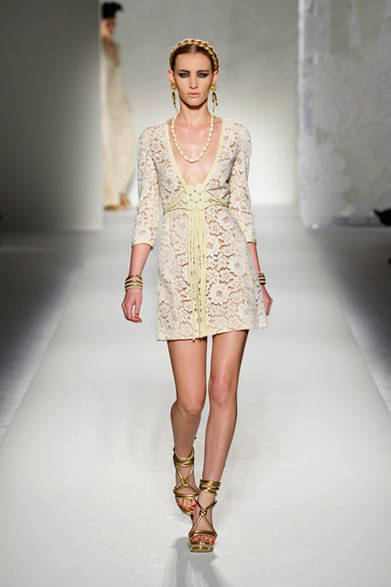 <strong>MOSCHINO｜モスキーノ</strong>　2012年春夏コレクション速報