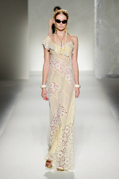 <strong>MOSCHINO｜モスキーノ</strong>　2012年春夏コレクション速報