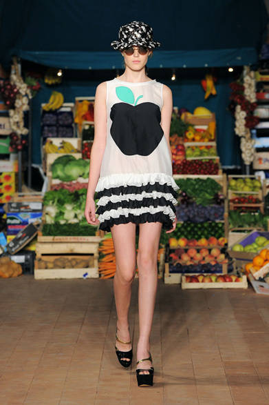 <strong>MOSCHINO CHEAP&CHIC｜モスキーノ チープ＆シック</strong>　2012年春夏コレクション速報