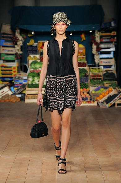 <strong>MOSCHINO CHEAP&CHIC｜モスキーノ チープ＆シック</strong>　2012年春夏コレクション速報