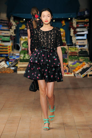 <strong>MOSCHINO CHEAP&CHIC｜モスキーノ チープ＆シック</strong>　2012年春夏コレクション速報