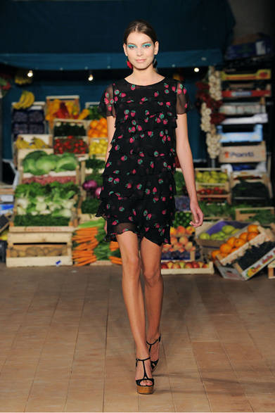 <strong>MOSCHINO CHEAP&CHIC｜モスキーノ チープ＆シック</strong>　2012年春夏コレクション速報