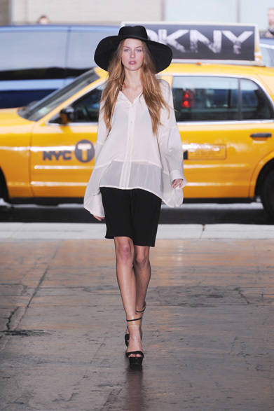 <strong>DKNY</strong>　2012年春夏コレクション速報