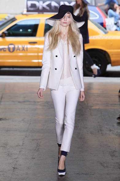 <strong>DKNY</strong>　2012年春夏コレクション速報