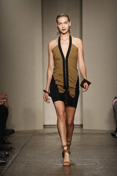 <strong>DONNA KARAN NEW YORK｜ダナ キャラン ニューヨーク</strong>　2012年春夏コレクション速報