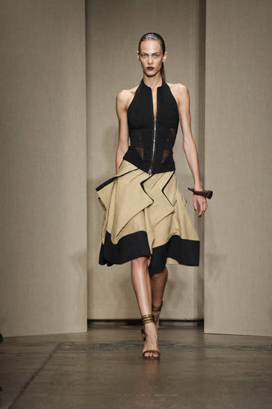 <strong>DONNA KARAN NEW YORK｜ダナ キャラン ニューヨーク</strong>　2012年春夏コレクション速報