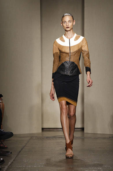 <strong>DONNA KARAN NEW YORK｜ダナ キャラン ニューヨーク</strong>　2012年春夏コレクション速報