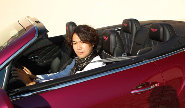<strong>BENTLEY Continental GTC｜ベントレー コンチネンタル GTC</strong>　新型ベントレー コンチネンタルGTC 試乗会場にて、島下泰久氏。