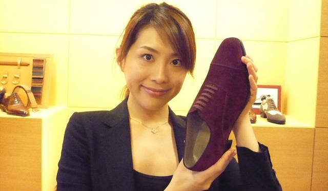 <strong>JOHN LOBB│ジョンロブ</strong>　大阪ヒルトンプラザイースト地下1階 『大阪ヒルトンプラザ店』 岡本綾香さん
