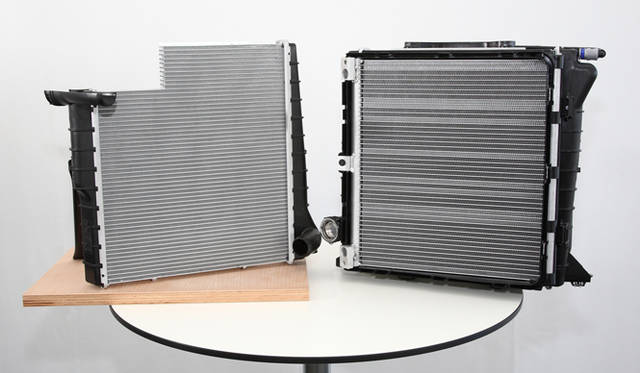 <strong>ポルシェ 911 カレラ テクニカルワークショップ開催</strong>　冷却系だけでも3.6kgの軽量化を実現。また緻密な運転温度管理によって、ハイパフォーマンスと燃費向上を両立させている。