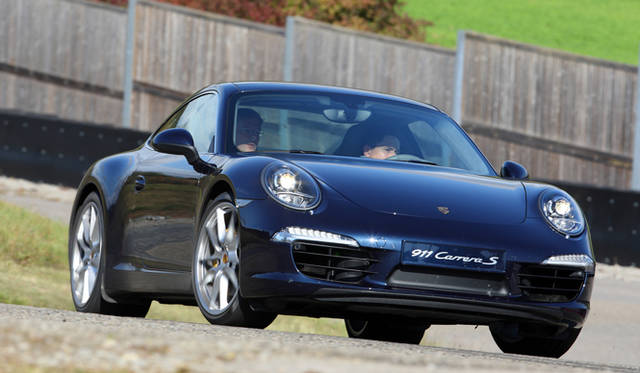 <strong>ポルシェ 911 カレラ テクニカルワークショップ開催</strong>
