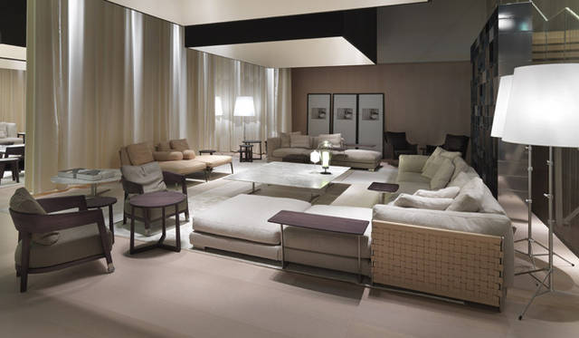 <strong>FLEXFORM│フレックスフォルム</strong>　2011ミラノサローネ会場より