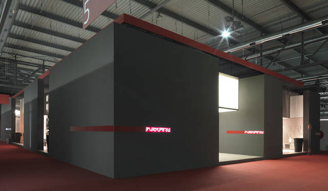 <strong>FLEXFORM│フレックスフォルム</strong>　2011ミラノサローネ会場より