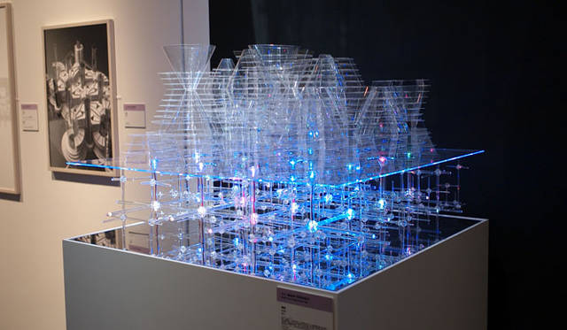 <strong>「メタボリズムの未来都市：戦後日本・今甦る復興の夢とビジョン」展</strong>　「ゴルジ構造体[高密度都市]　槇 文彦」（1967年発表）