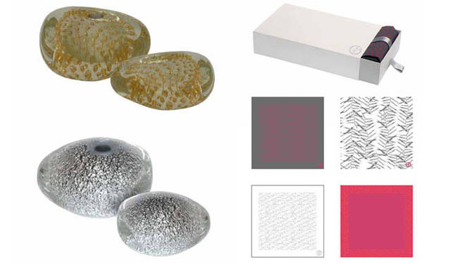 <strong>ARMANI / CASA｜アルマーニ / カーザ</strong>　「GIFT COLLECTION 2011」　左／EAGLE（イーグル） PAPER WEIGHT　価格・サイズ｜2万2050円（W8.5×D10×H5cm）／VASE　価格・サイズ｜3万1290円（W17×D13.5×H10cm）　カラー｜TRANSPARENT GOLD / TRANSPARENT SILVER　素材｜MURANO GLASS、右／EVY（エヴィ） HANDKERCHIEFS 4枚セット　価格｜1万3125円　素材｜コットン100％