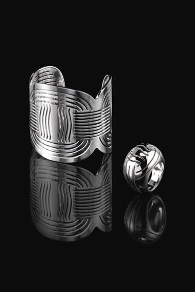 <strong>Salvatore Ferragamo｜サルヴァトーレ フェラガモ</strong>　ブランド初のジュエリーコレクションがデビュー　左から「ヴァラ」ブレスレット[SILVER]　13万9650円、リング[SILVER]　6万7200円