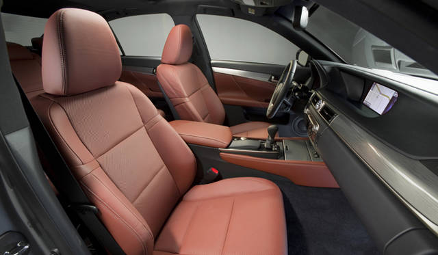 <strong>LEXUS GS350 F SPORT｜レクサス GS350 Fスポーツ</strong>