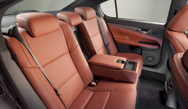 <strong>LEXUS GS350 F SPORT｜レクサス GS350 Fスポーツ</strong>