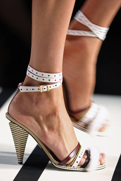 04_02b_fendi <strong>FENDI|フェンディ</strong> 2012年春夏コレクション速報