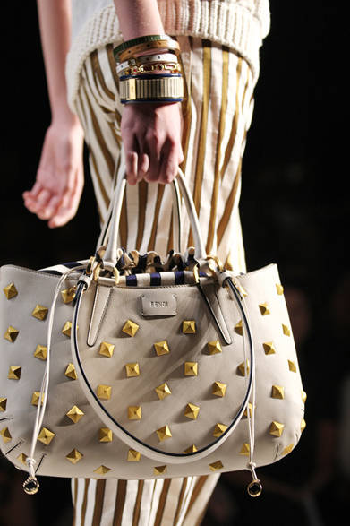 16_08b_fendi <strong>FENDI|フェンディ</strong> 2012年春夏コレクション速報